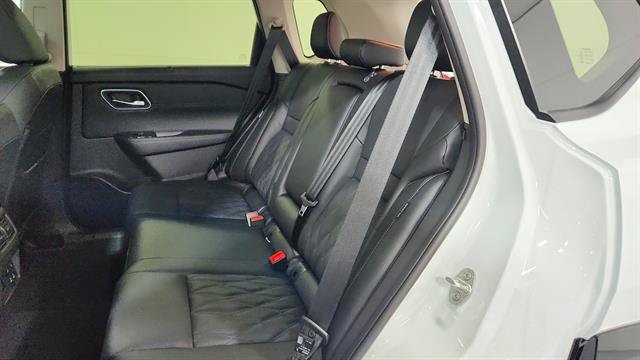Certified 2026 Nissan Rogue Platinum w/ Platinum Premium Package AWD/4WD image 22