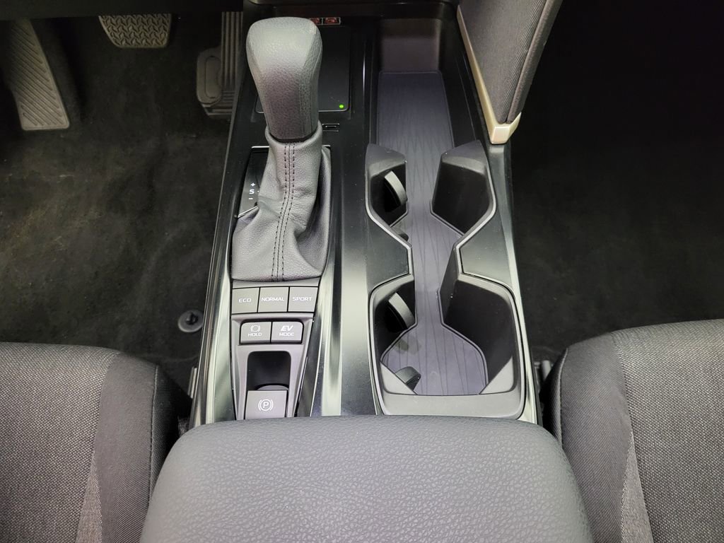 Used 2025 Toyota Camry LE FWD image 28