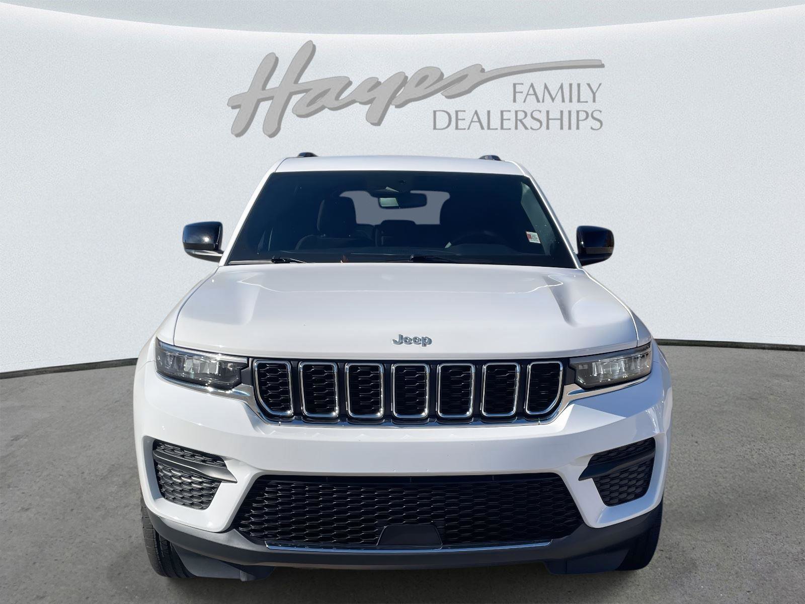 Used 2024 Jeep Grand Cherokee Laredo w/ MOPAR Finishing Package image 28