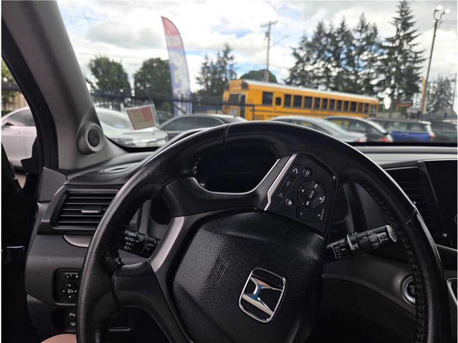 Used 2020 Honda Pilot Black Edition image 17