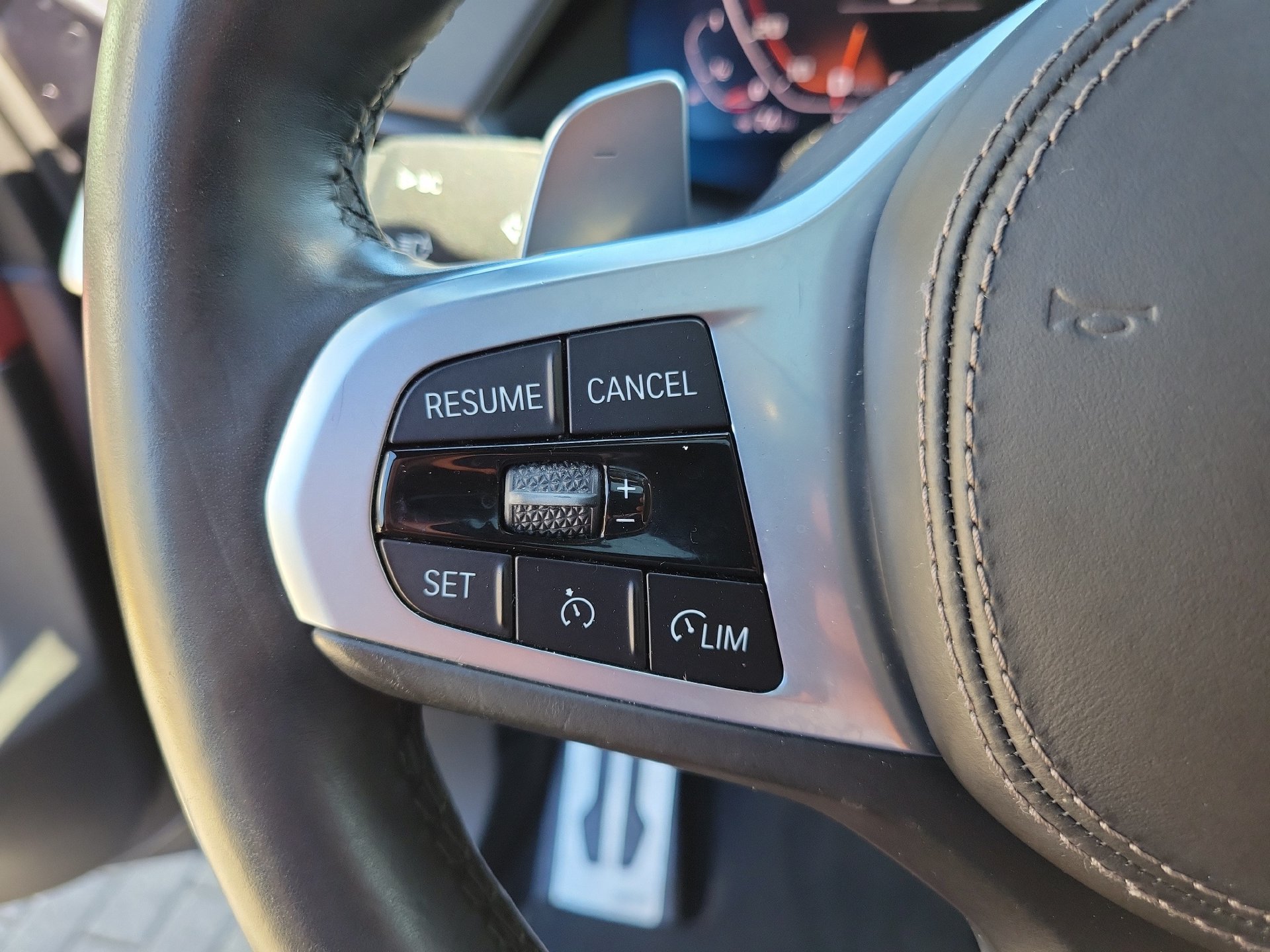 Used 2020 BMW X6 M50i AWD/4WD image 30