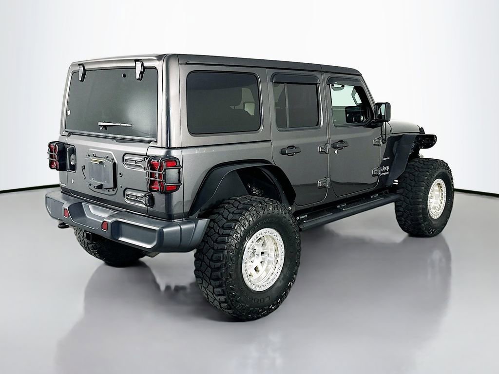 Used 2019 Jeep Wrangler Unlimited Sahara AWD/4WD image 7
