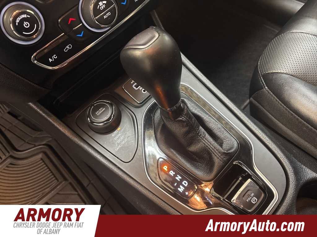 Used 2023 Jeep Cherokee Altitude Lux image 20