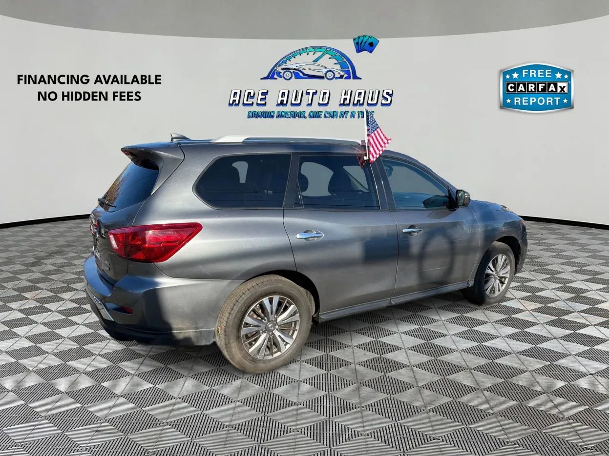 Used 2019 Nissan Pathfinder SV image 7