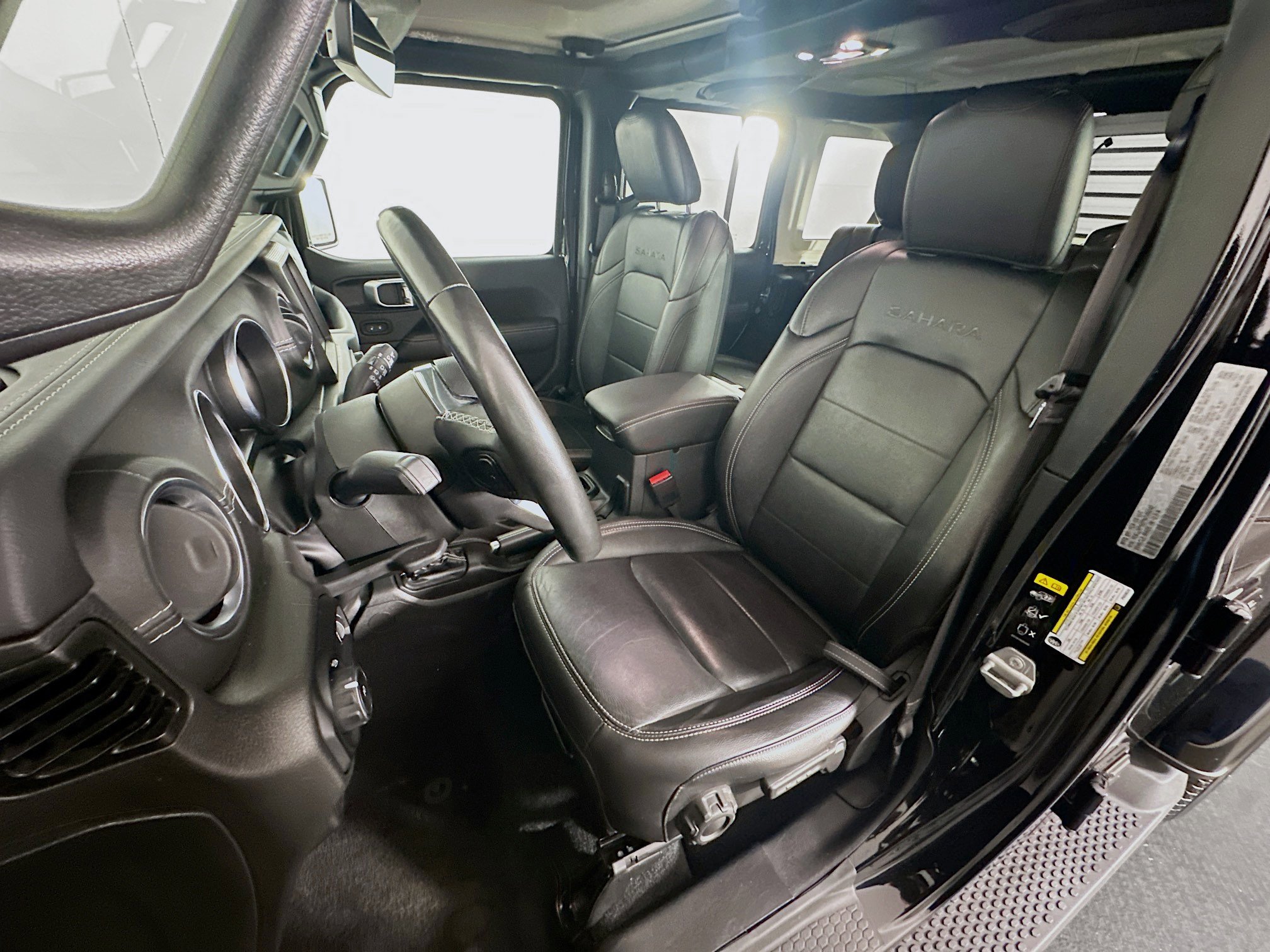 Used 2023 Jeep Wrangler Sahara w/ Cold Weather Group image 13