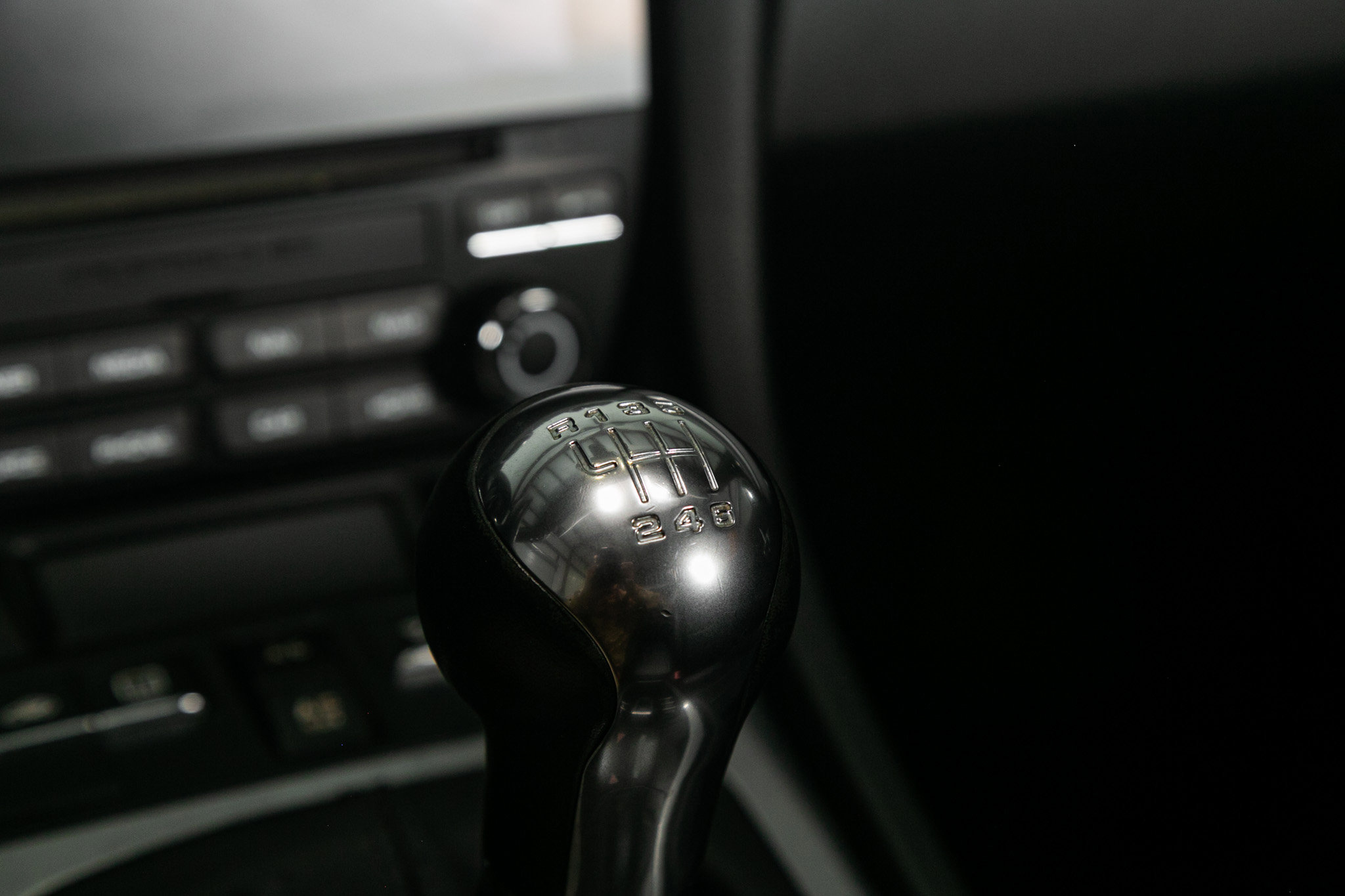 Used 2018 Porsche 718 Boxster Roadster w/ Sport Chrono Package image 15