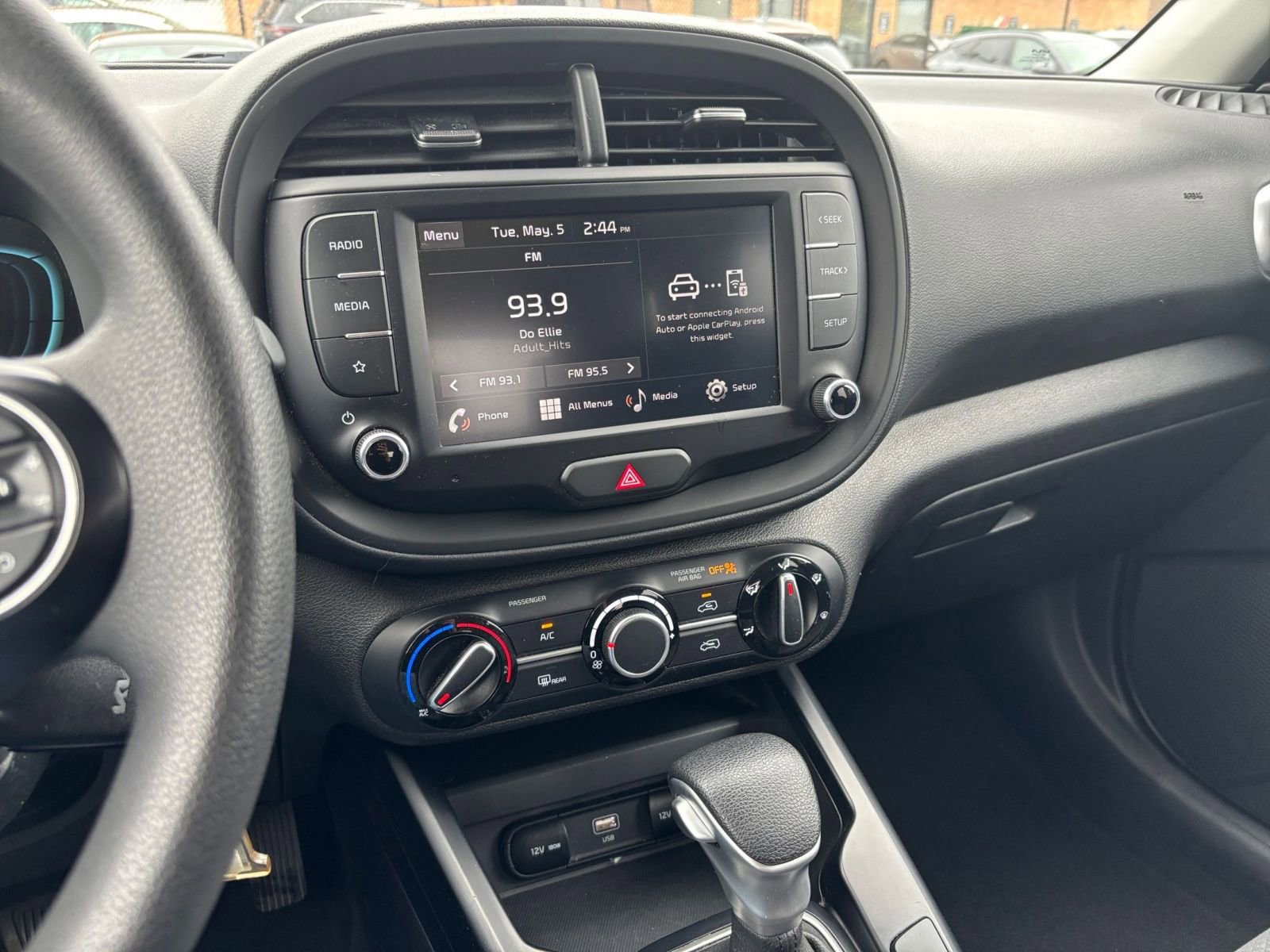 Used 2024 Kia Soul LX w/ Option Group 015 FWD image 17
