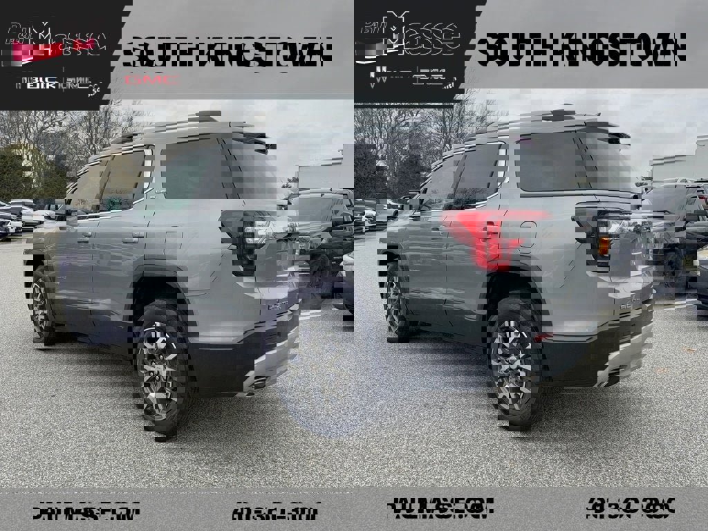 Certified 2023 GMC Acadia SLE w/ Driver Convenience Package image 6