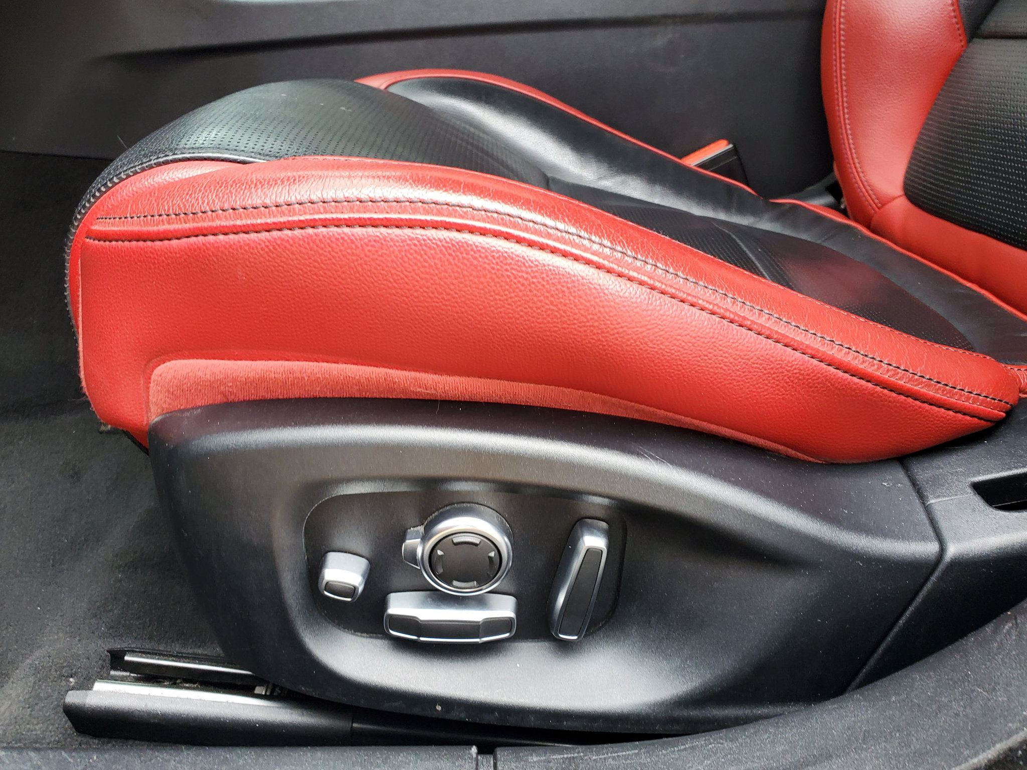 Used 2018 Jaguar XF First Edition image 26