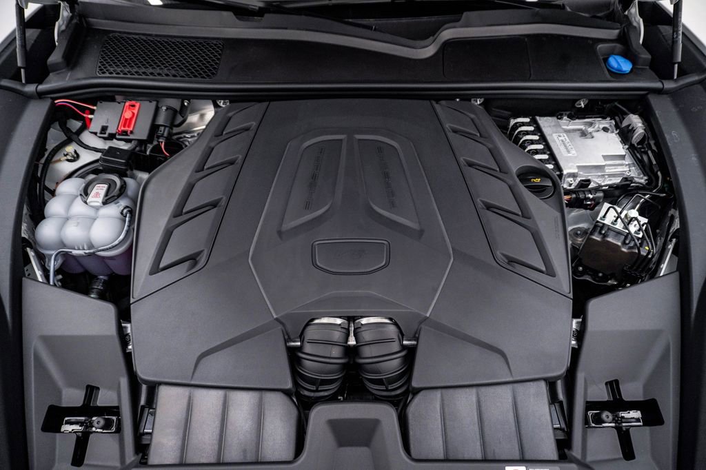 New 2026 Porsche Cayenne GTS image 29