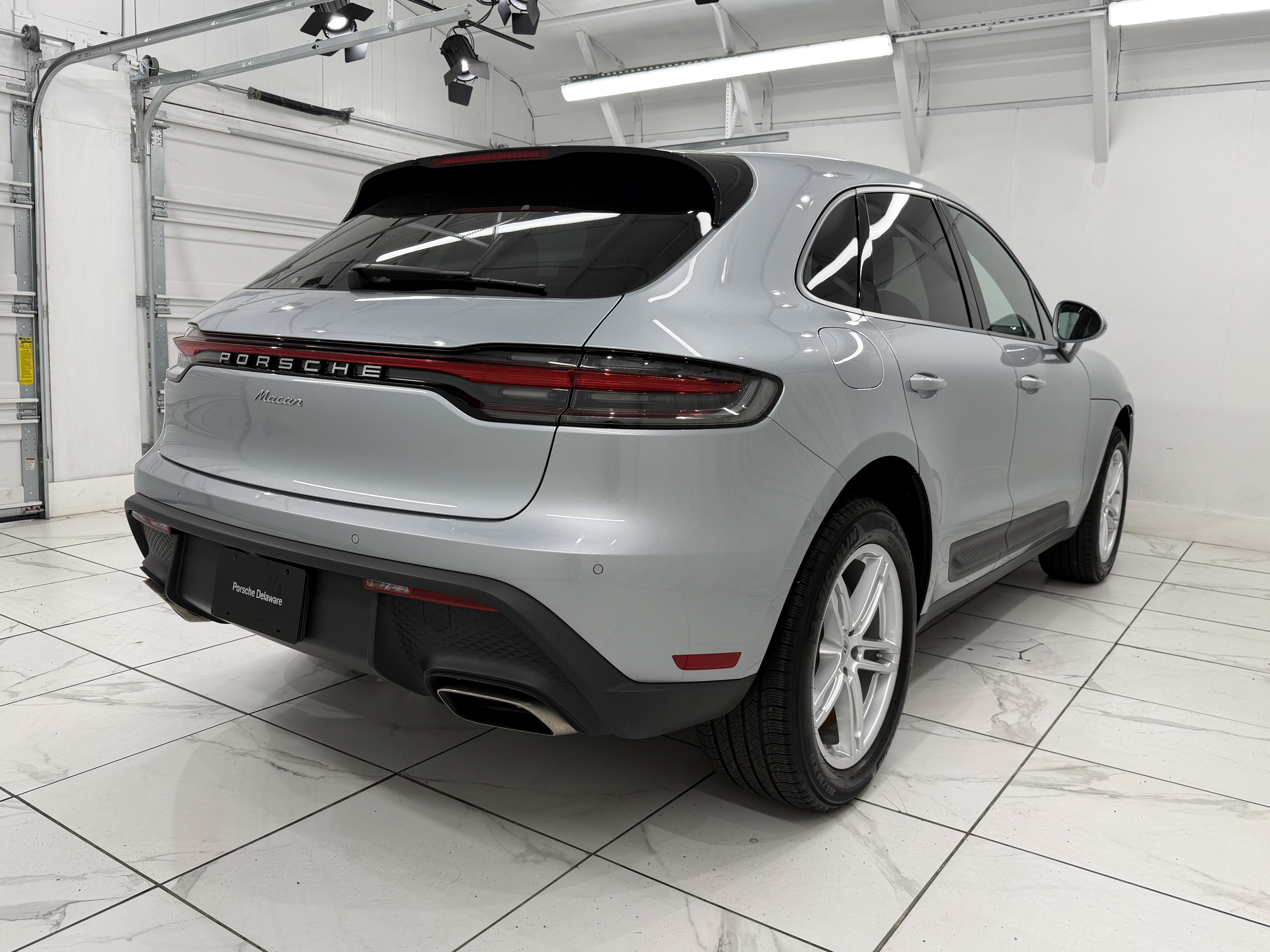 Certified 2022 Porsche Macan image 12