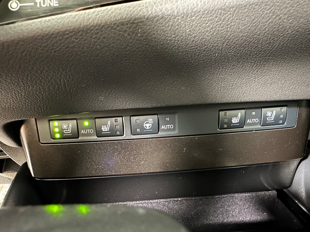 Used 2023 Lexus ES 250 w/ Premium Package AWD/4WD image 33