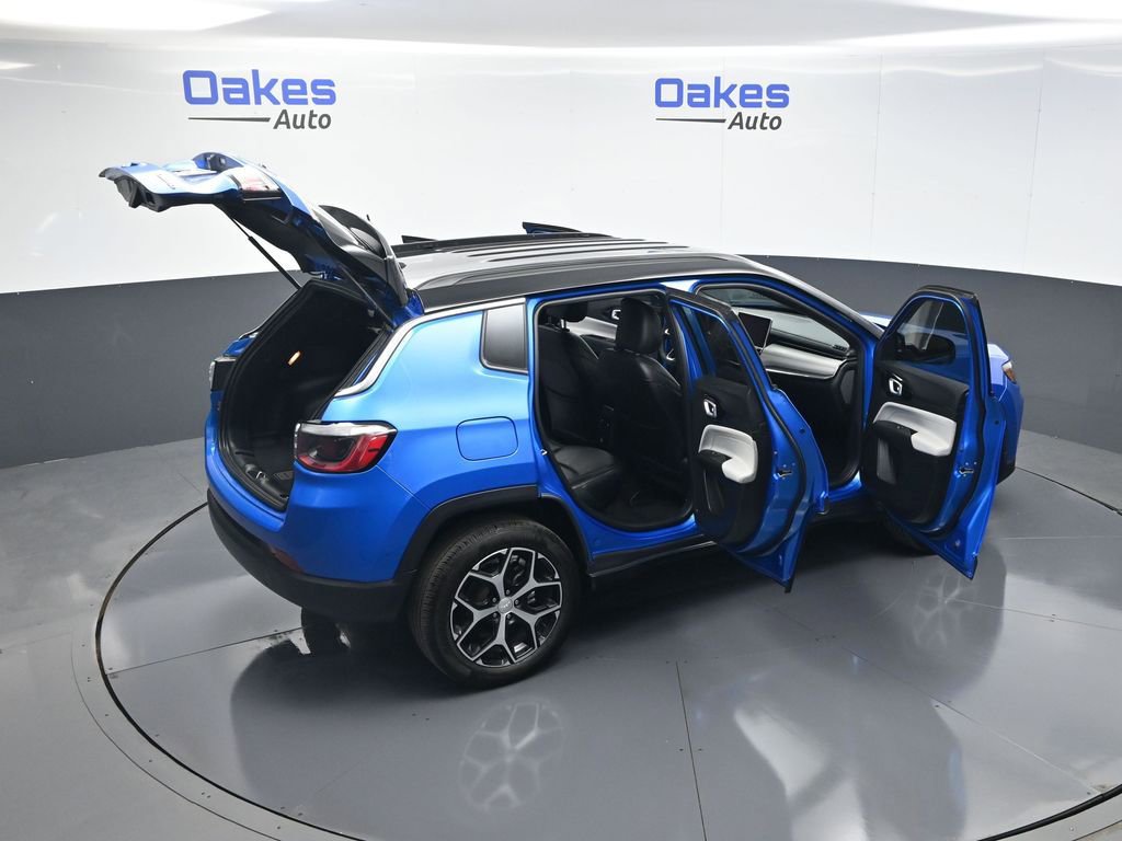 Used 2024 Jeep Compass Limited image 58