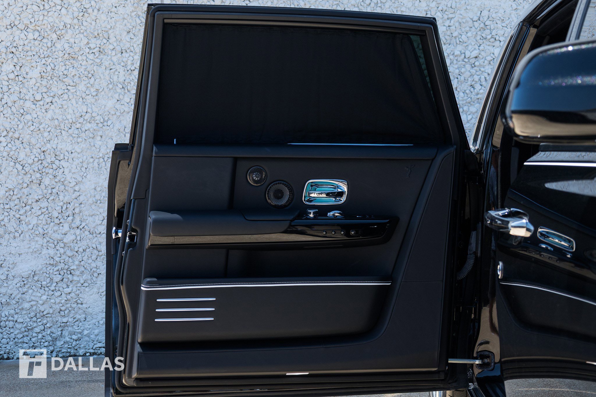Used 2023 Rolls-Royce Phantom Extended Wheelbase RWD image 39