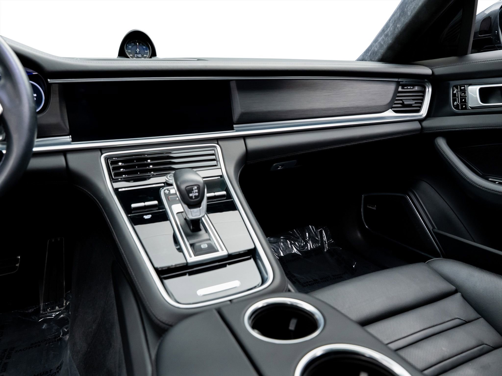 Used 2019 Porsche Panamera GTS w/ Assistance Package image 45