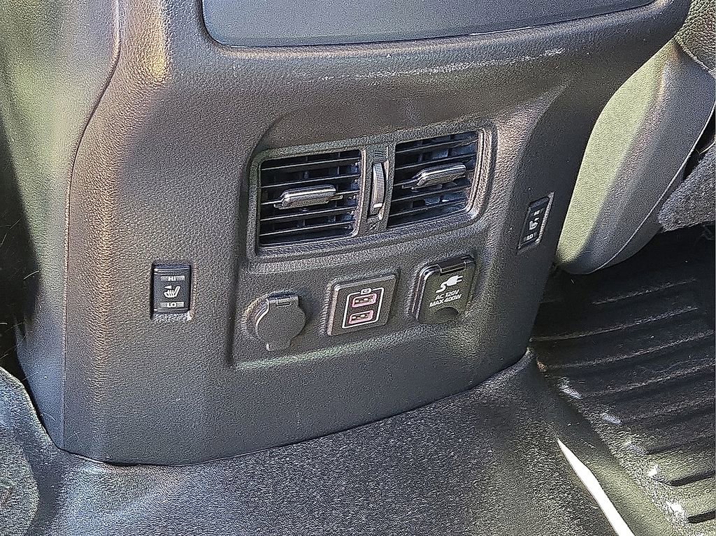 Used 2019 Nissan Titan PRO-4X w/ Pro-4x Convenience Package image 16