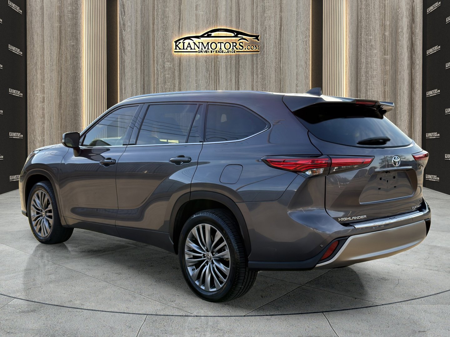 Used 2021 Toyota Highlander Platinum image 5