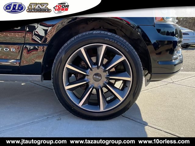 Used 2017 Lincoln Navigator Reserve AWD/4WD image 9