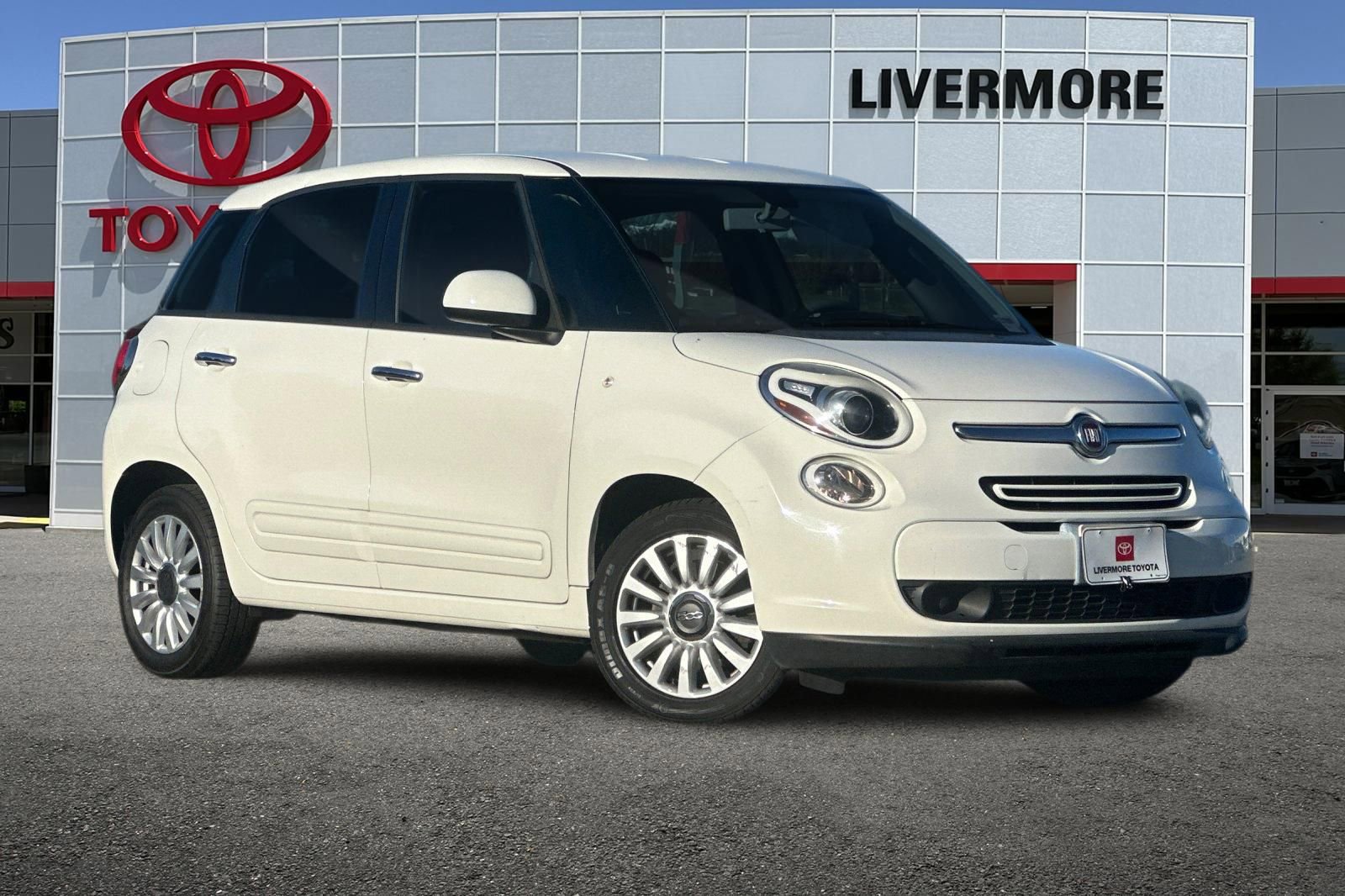 Used 2014 FIAT 500L Easy image 2