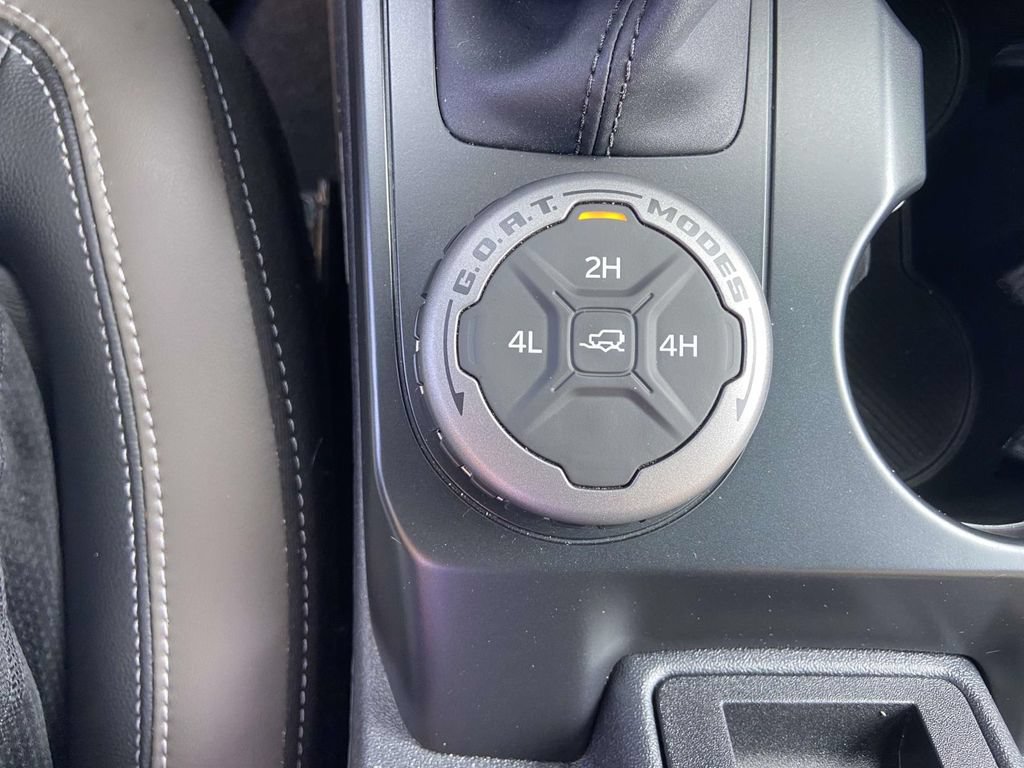 Used 2025 Ford Bronco Outer Banks AWD/4WD image 29
