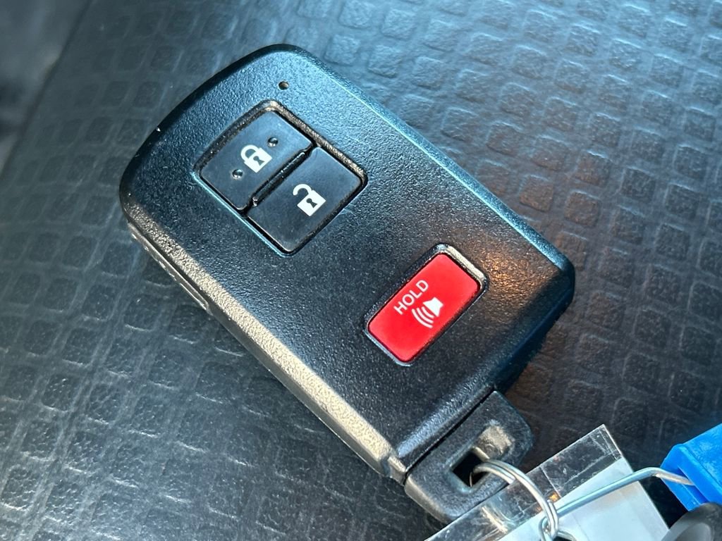 Used 2020 Toyota Tacoma TRD Off-Road w/ TRD Premium Off Road Package image 32