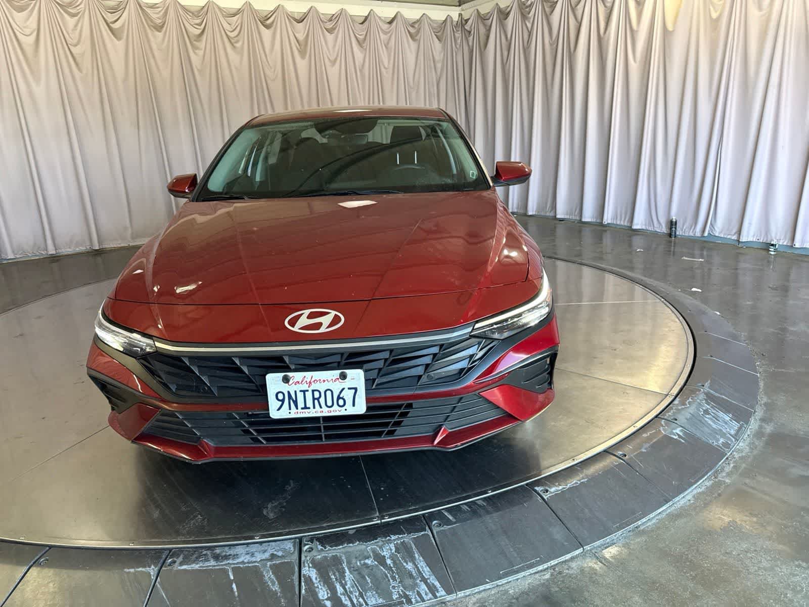 Used 2024 Hyundai Elantra SEL FWD image 2
