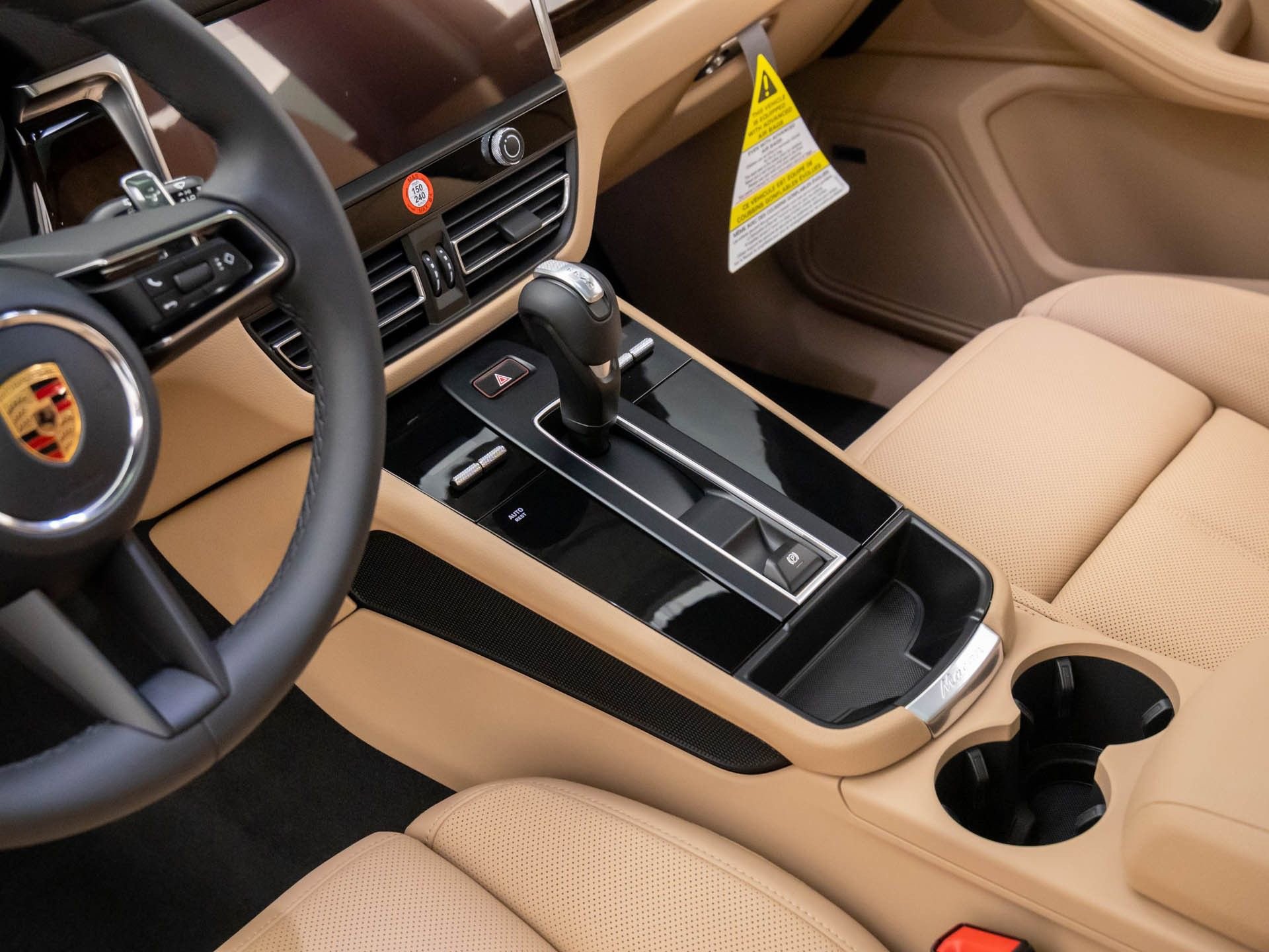 Certified 2026 Porsche Macan image 13