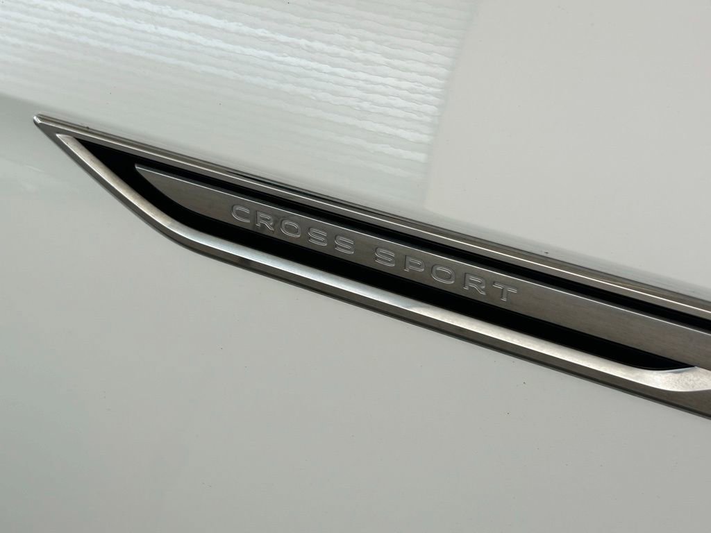 Used 2022 Volkswagen Atlas Cross Sport SE w/ Black Wheel Package image 25