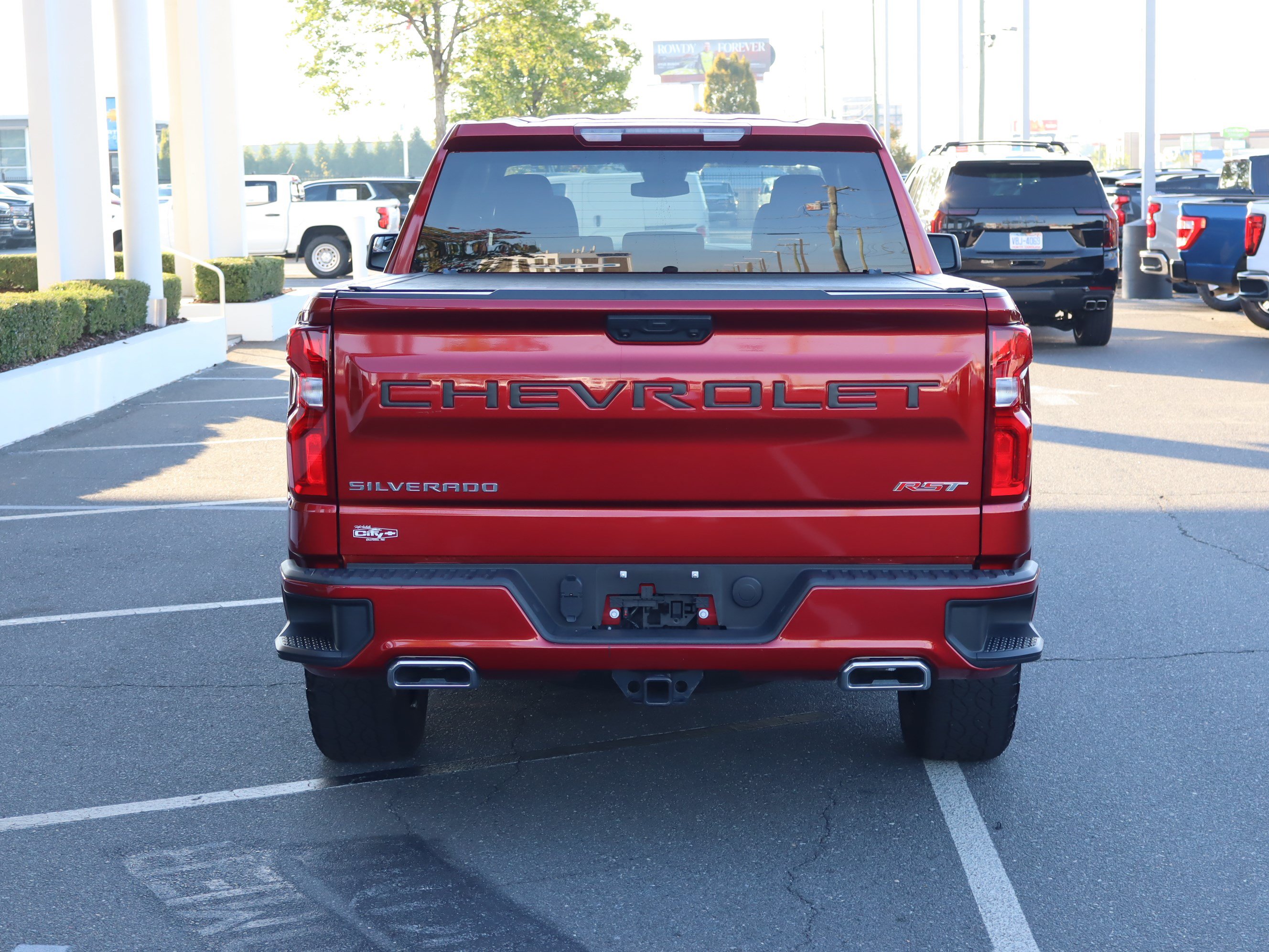 Used 2023 Chevrolet Silverado 1500 RST w/ Z71 Off-Road Package AWD/4WD image 9