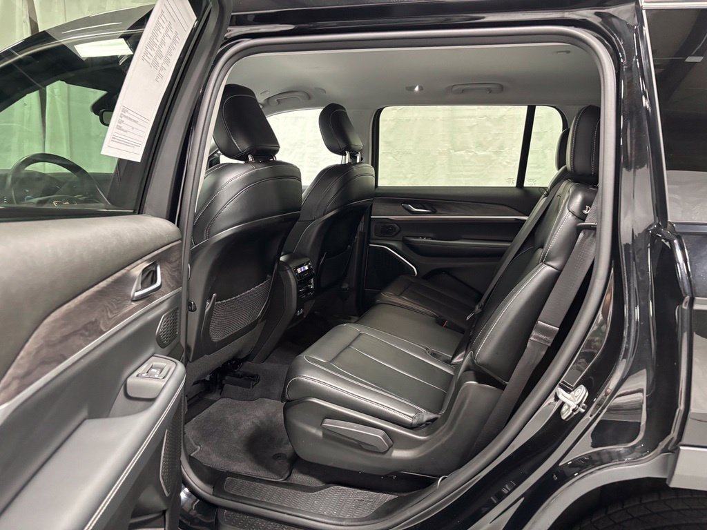 Used 2022 Jeep Grand Cherokee L Limited AWD/4WD image 43