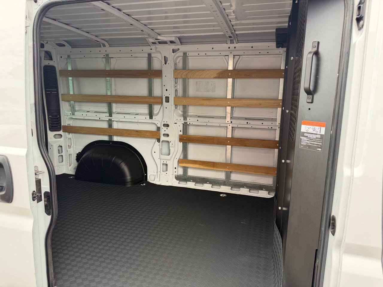 Used 2025 RAM ProMaster 2500 w/ U-Haul Equipment Group FWD image 30