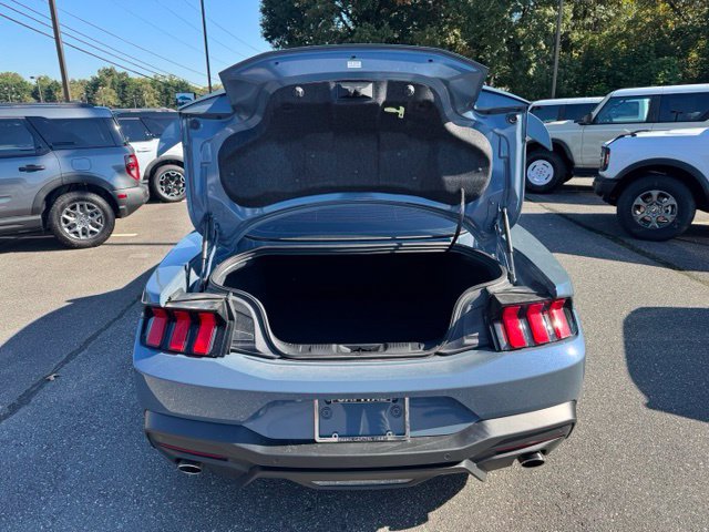 Used 2025 Ford Mustang GT RWD image 9
