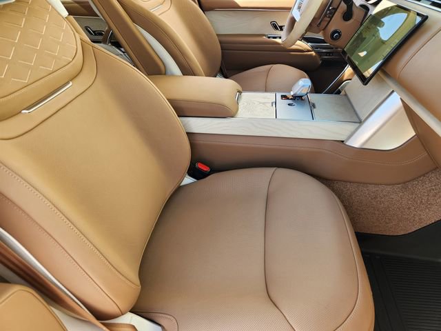 New 2026 Land Rover Range Rover SV image 10