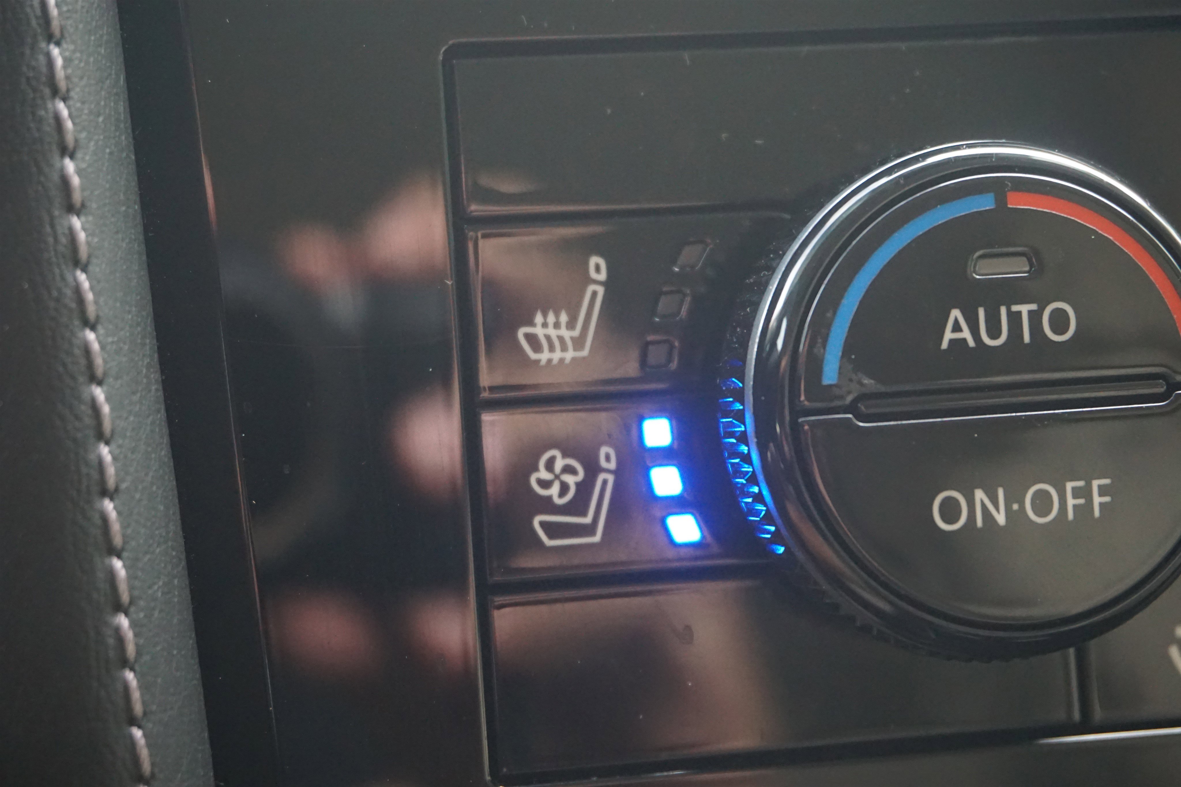 Used 2024 Nissan Armada Platinum w/ Cargo Package image 36