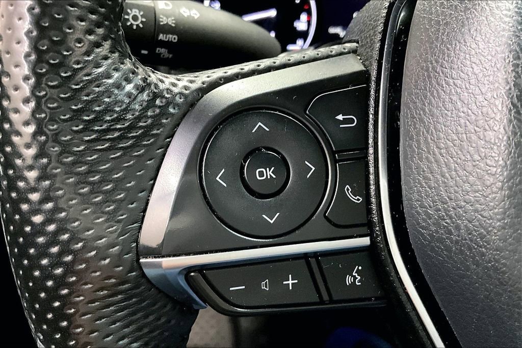 Used 2022 Toyota Avalon Touring w/ Advanced Safety Package image 11