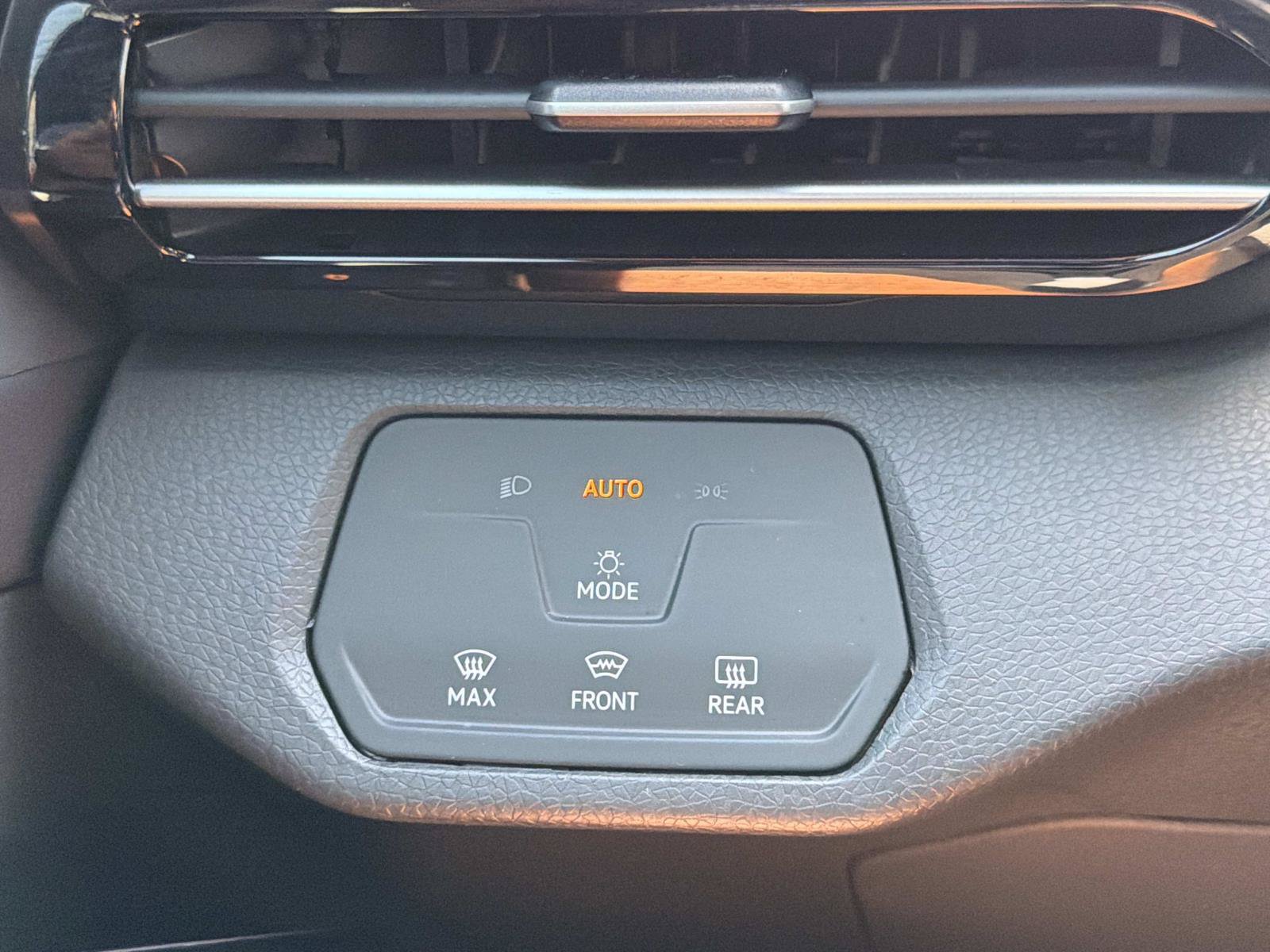 Certified 2023 Volkswagen ID.4 Pro AWD/4WD image 26