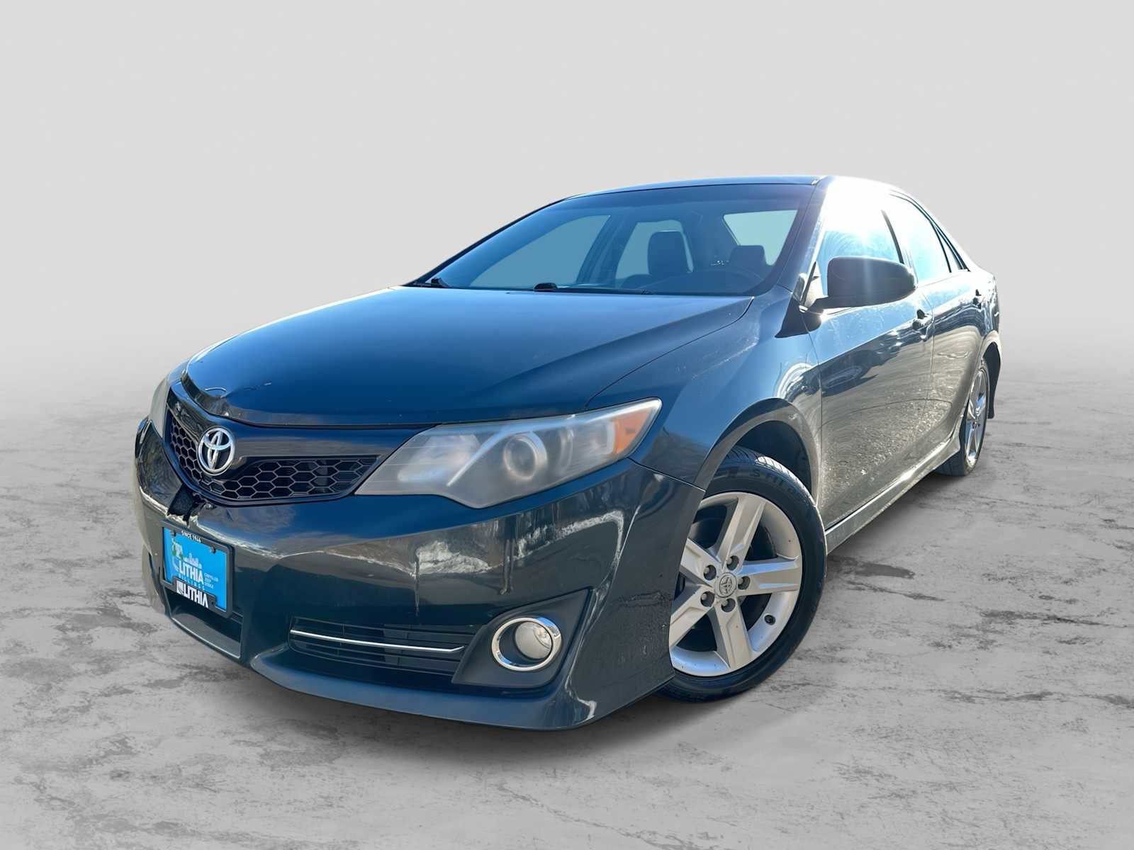 Used 2013 Toyota Camry SE image 1