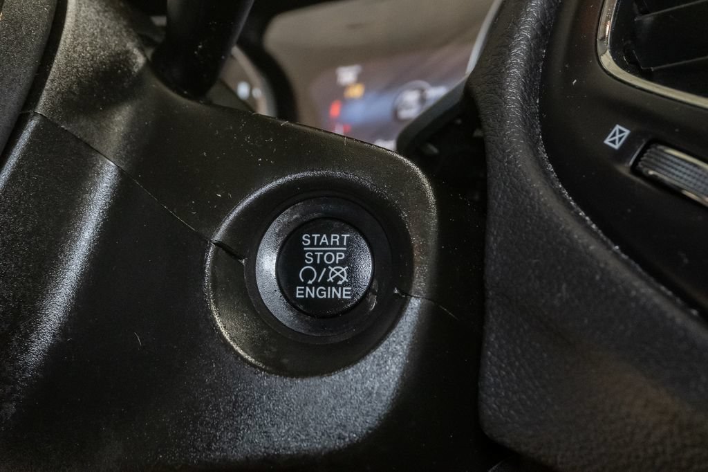 Used 2019 Jeep Compass Latitude w/ Popular Equipment Group AWD/4WD image 16
