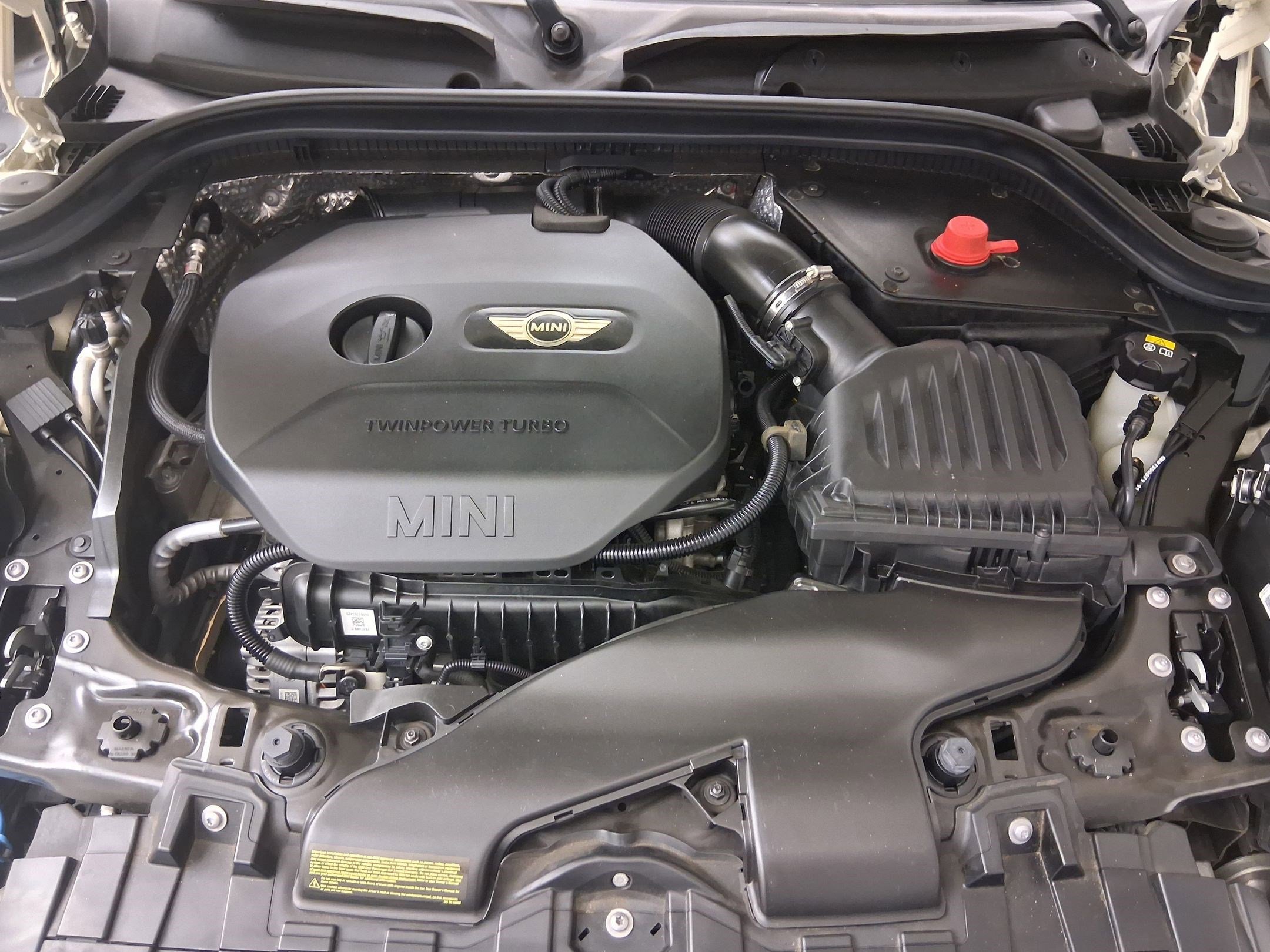 Certified 2015 MINI Cooper 2-Door Hardtop image 30