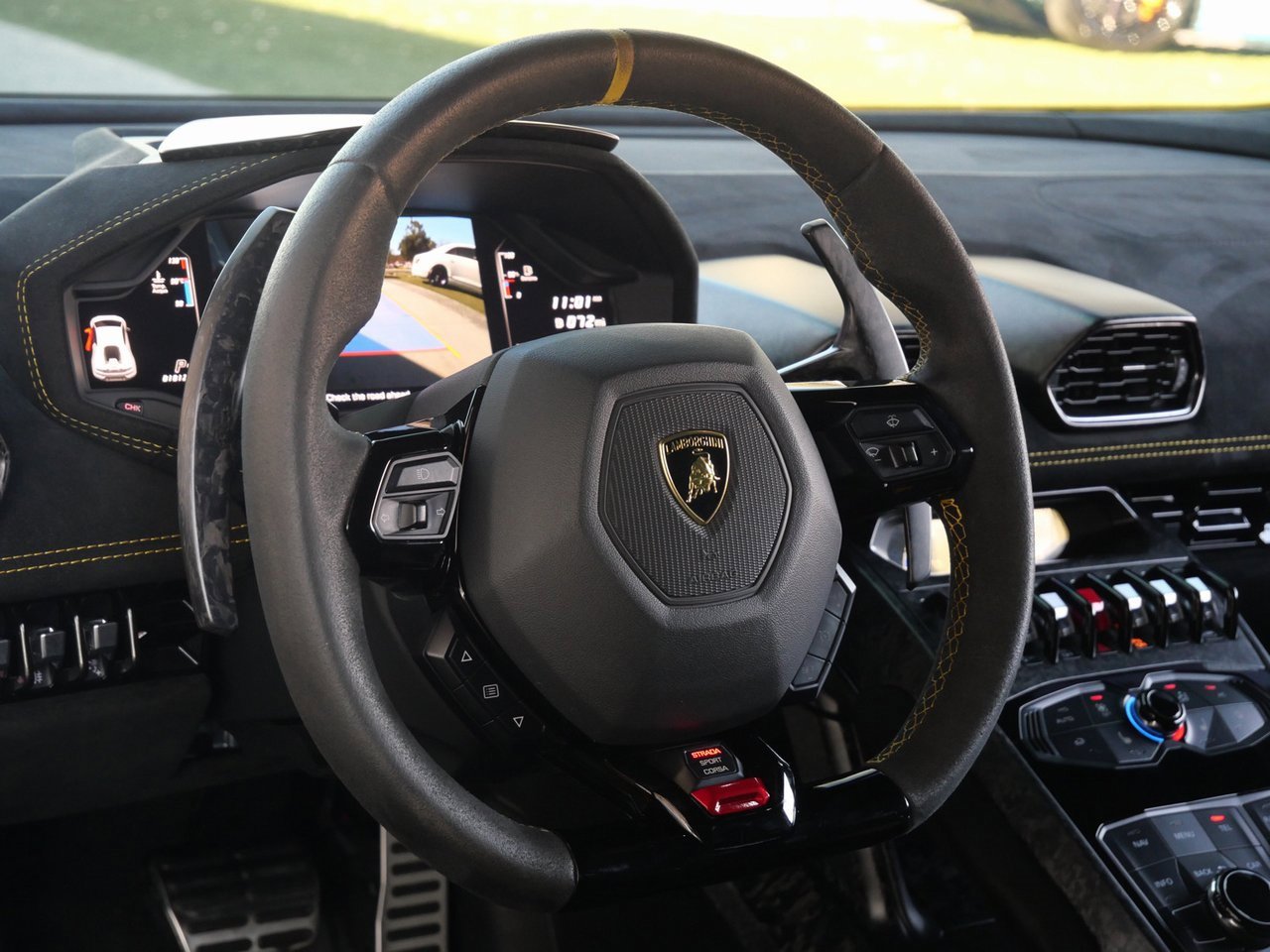 Used 2018 Lamborghini Huracan Performante image 20