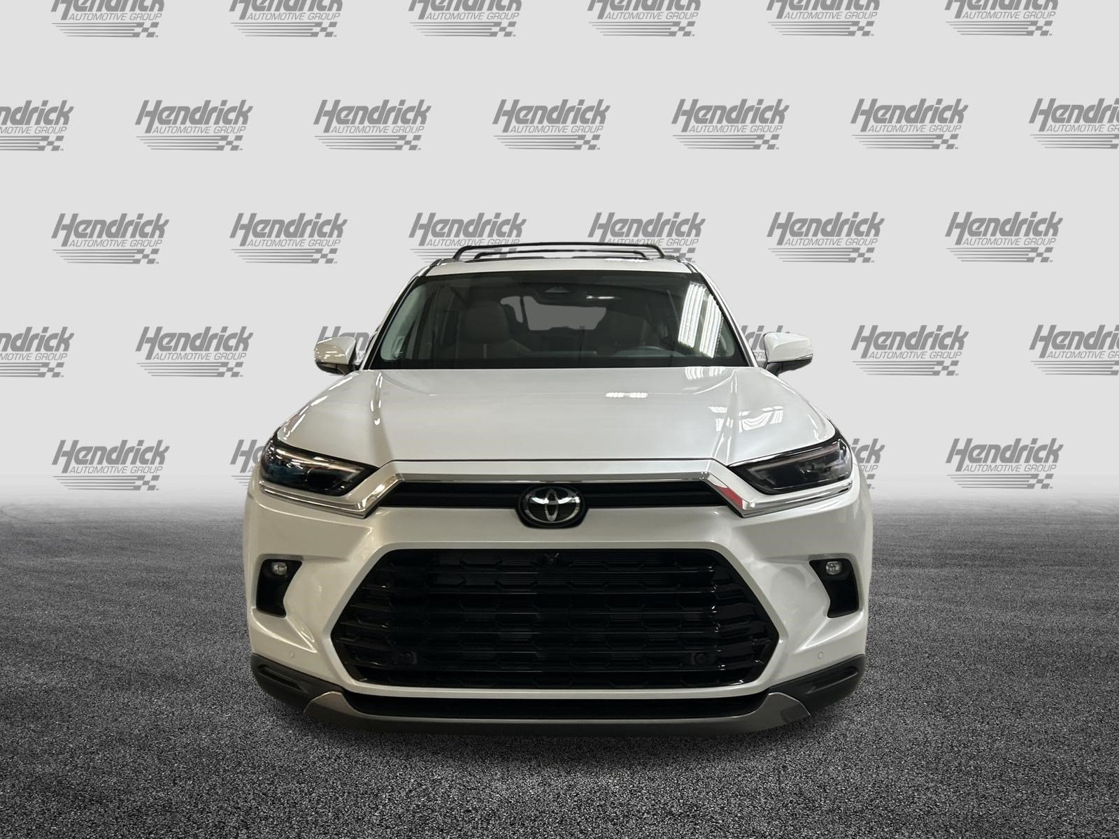 Used 2025 Toyota Grand Highlander AWD image 6