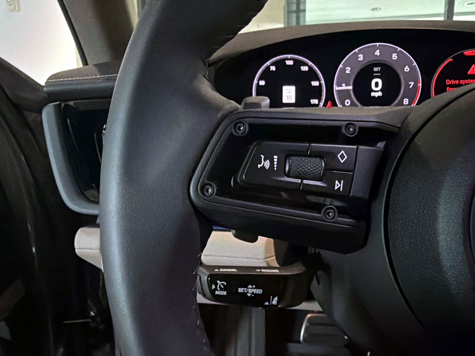 Certified 2025 Porsche Panamera RWD image 28