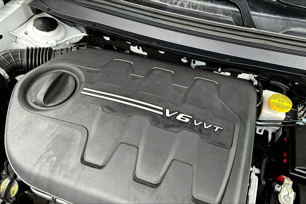 Used 2022 Jeep Cherokee Latitude Lux w/ Sun & Sound Group FWD image 32