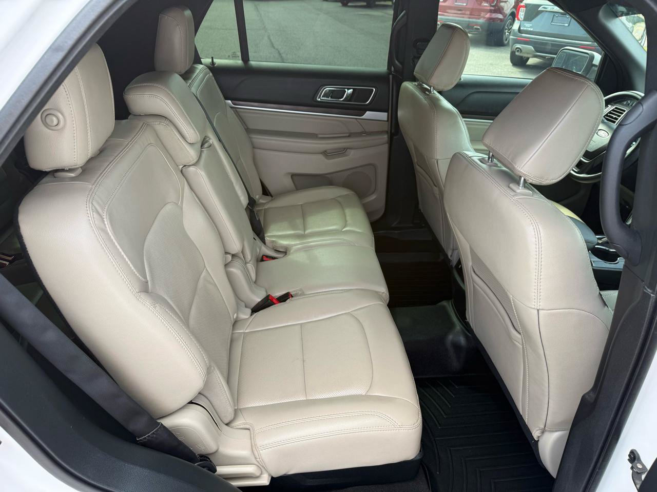 Used 2018 Ford Explorer Limited w/ Equipment Group 301A AWD/4WD image 21