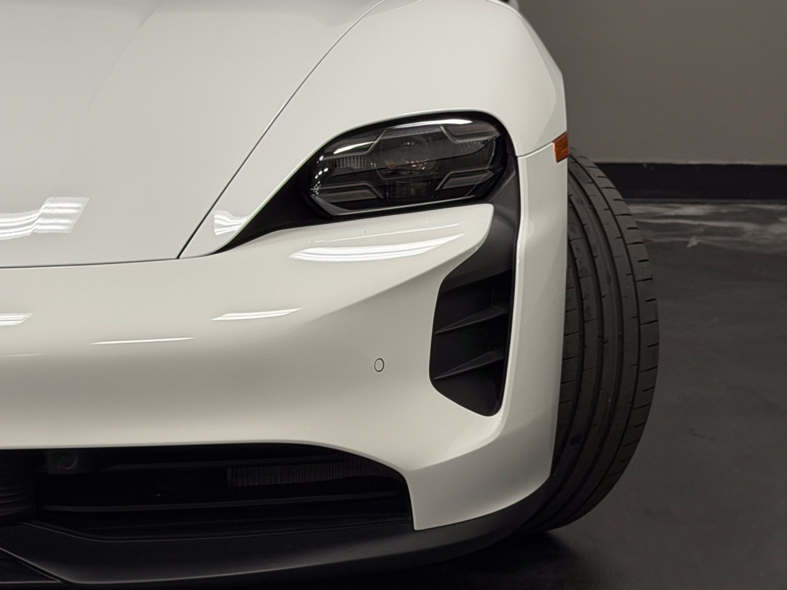 Used 2023 Porsche Taycan w/ Premium Package RWD image 8