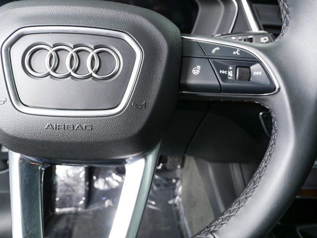 Used 2024 Audi Q5 2.0T Premium Plus w/ Premium Plus Package AWD/4WD image 11