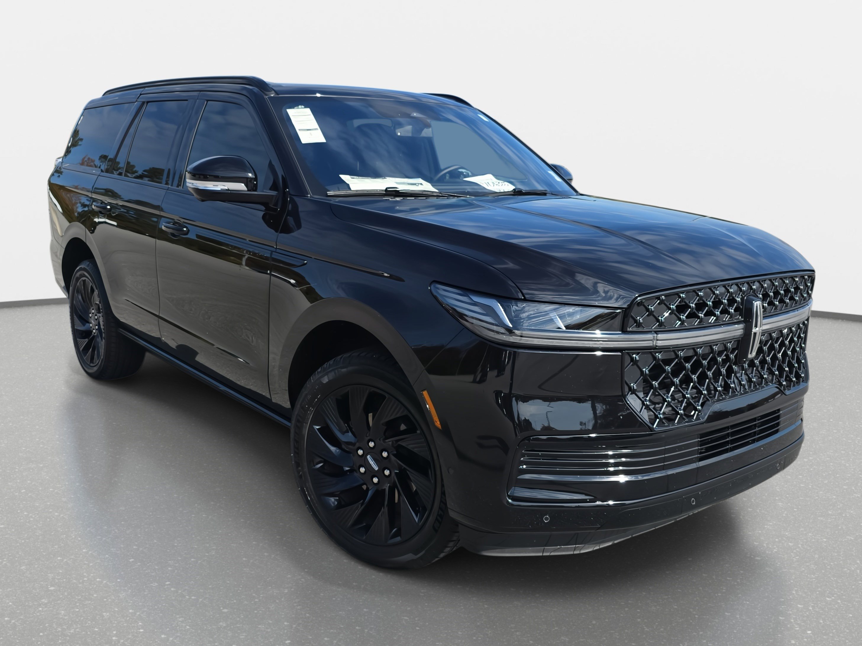 New 2025 Lincoln Navigator Reserve w/ Jet Appearance Package image 3