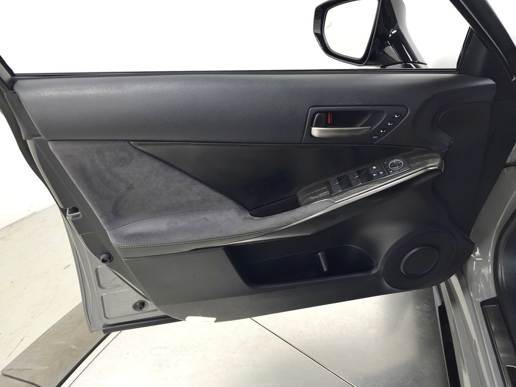 Used 2022 Lexus IS 500 RWD image 14