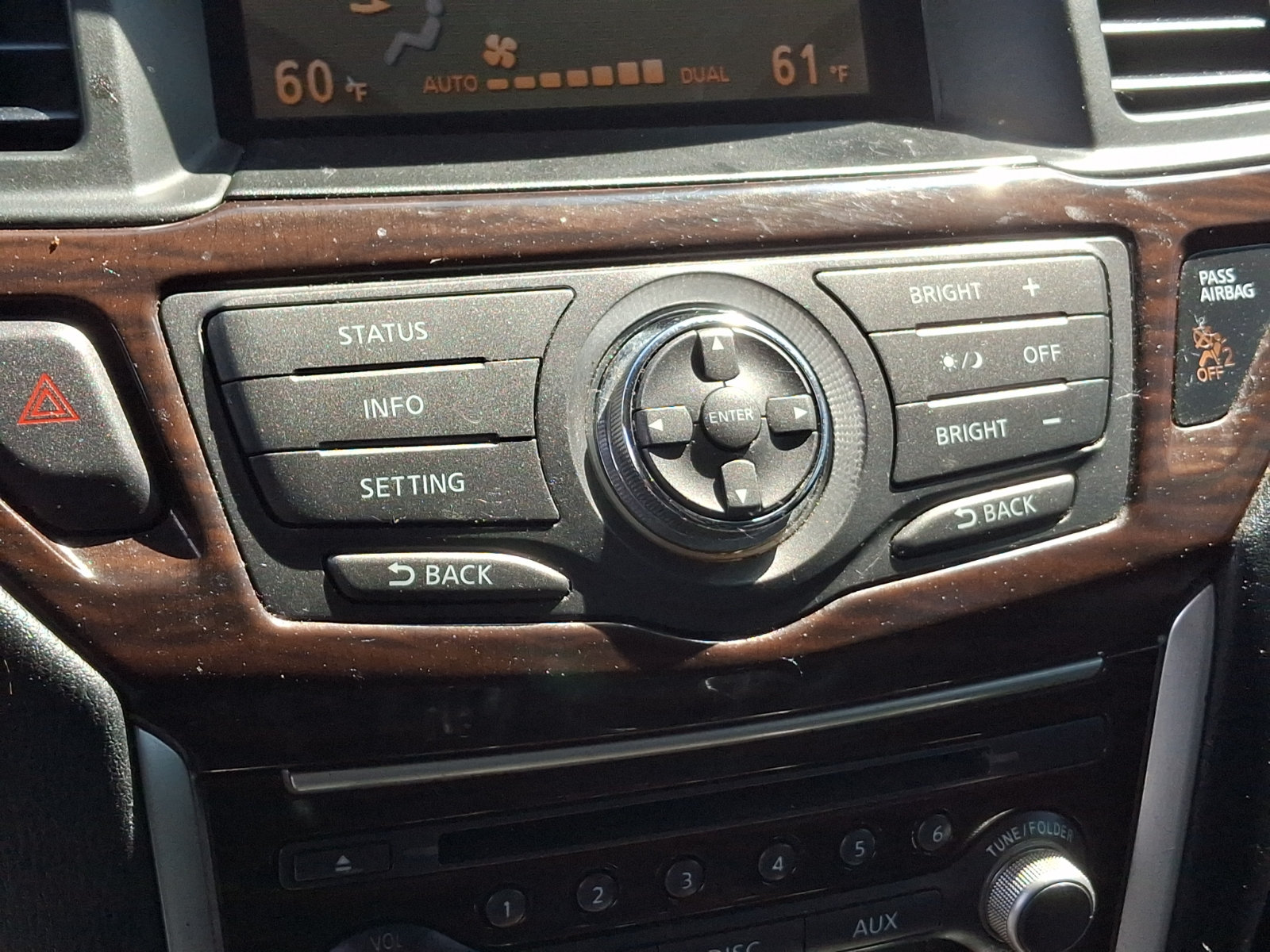 Used 2014 Nissan Pathfinder SL AWD/4WD image 14