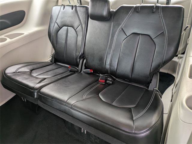 Certified 2024 Chrysler Pacifica Touring-L image 25